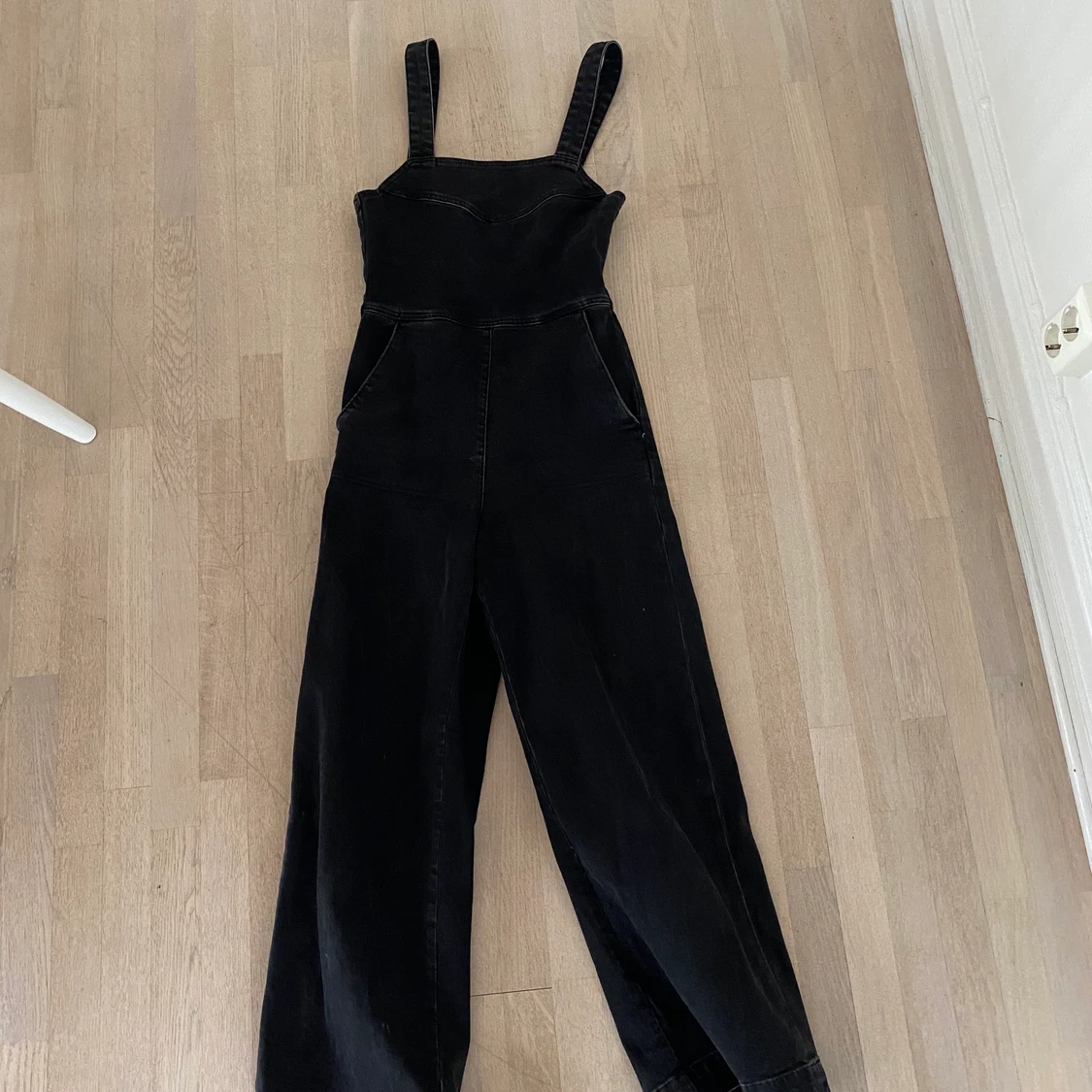 Svart byxdress! - 90