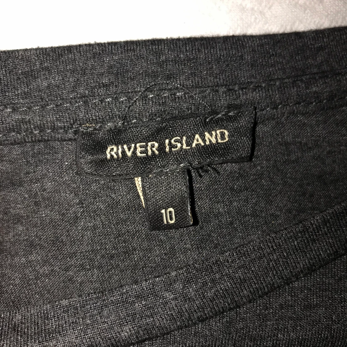 River island - 90