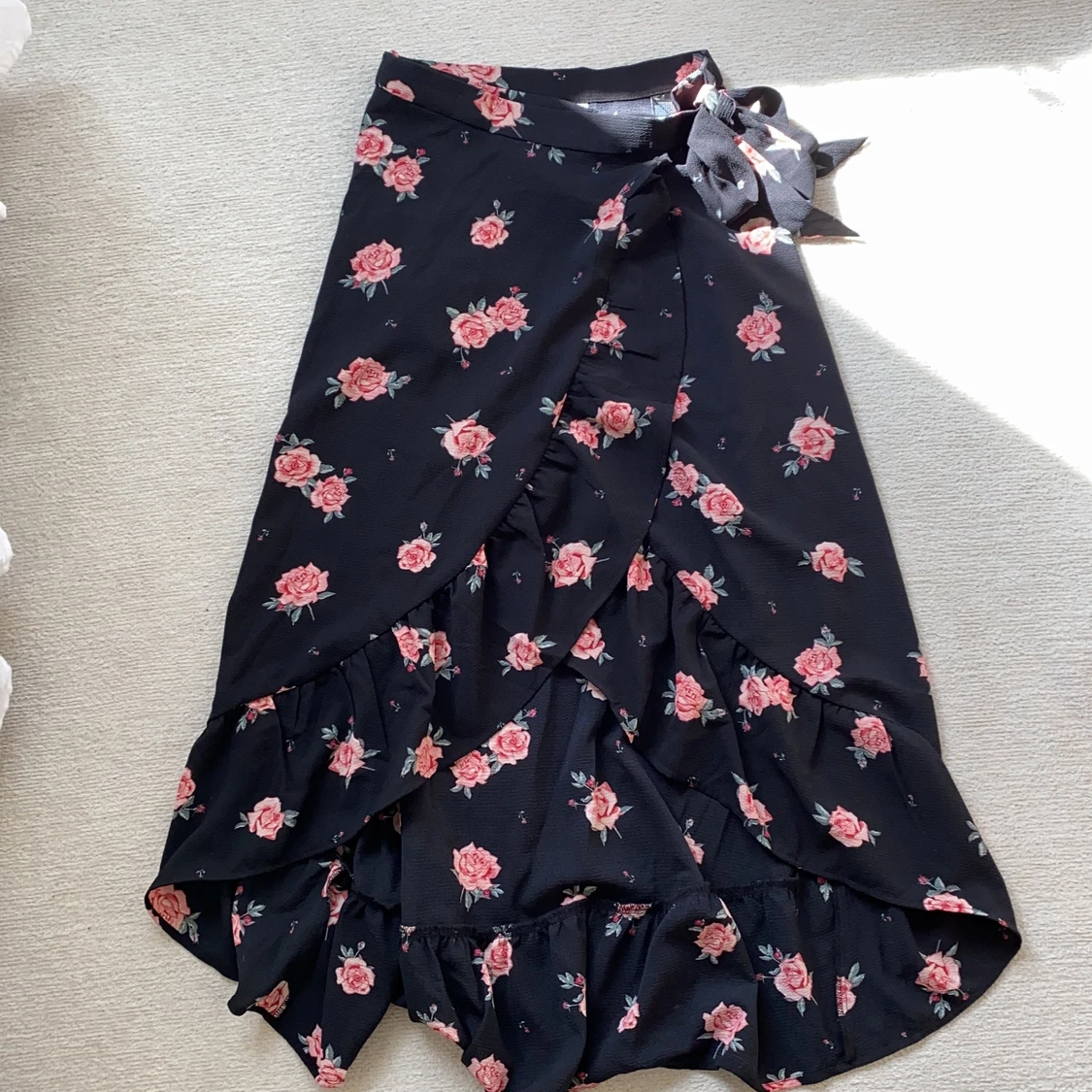 Omlott kjol med blommor