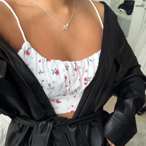 Linne - Sött linne med blommor på