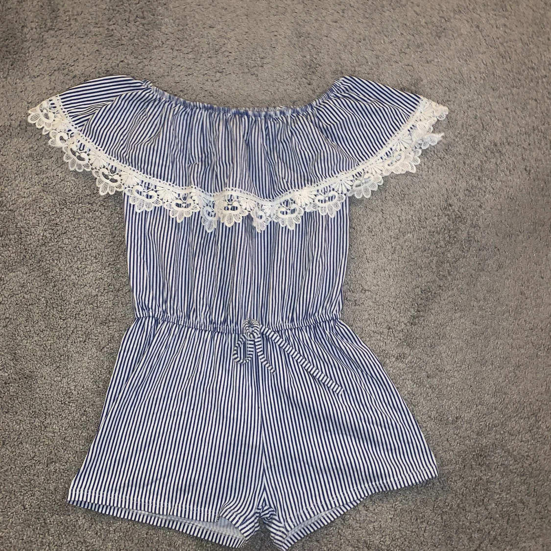 Superfin shortsdress i storlek 9 år - 90