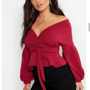 Topp från bohoo oanvänd  - Topp från bohoo helt oanvänd