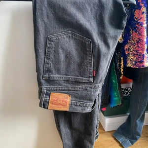 Levis Jeans 501 - Svarta Levis 501, W28 L28