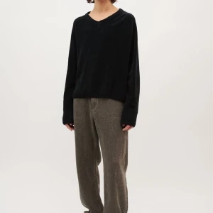 Our legacy, v neck chenille, stickat, storlek M - Tjocktröja från Our legacy. Använt skick men inga fel. 