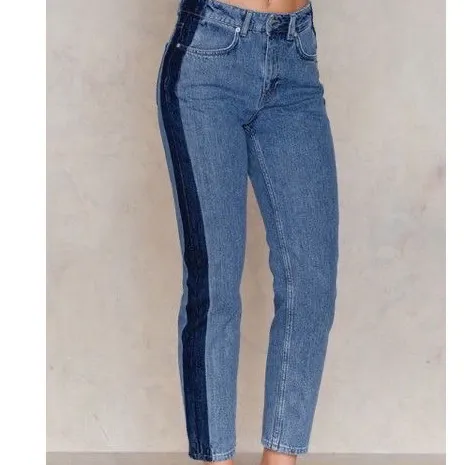 Säljer dessa jeans då de inte kommer till användning. De är ytterst lite använda så är i väldigt fint skick. Skriv om ni vill ha fler bilder!💗. Jeans & Byxor.
