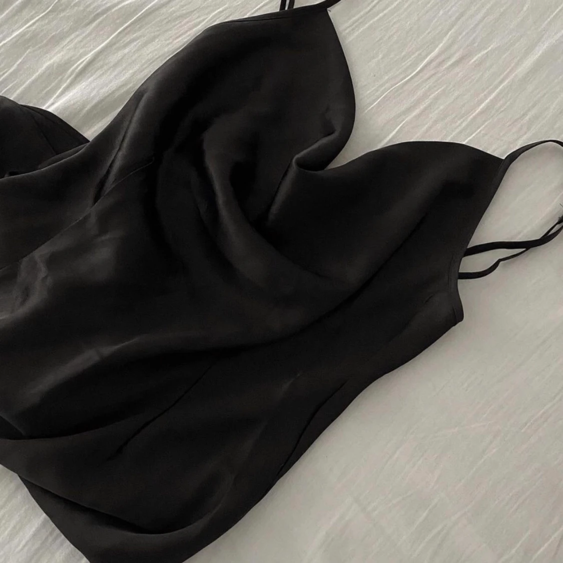 Svart vringad klänning Xs