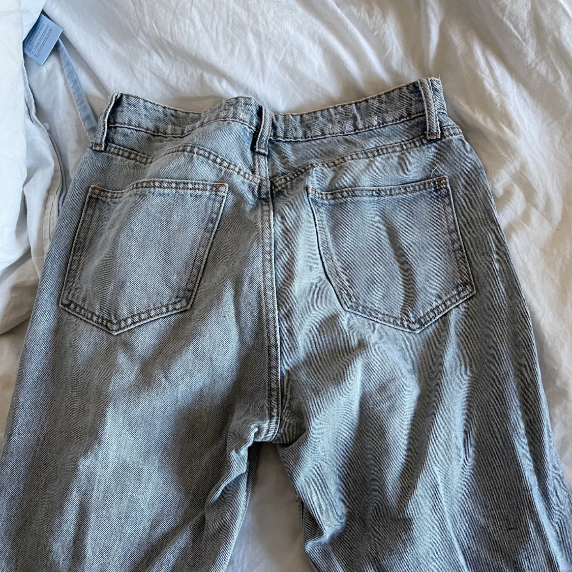 slitna jeans från zara - 90