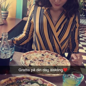 Body Troja i XS/S. Amisu  - Har använt denna body 2 gånger o båda gångerna ser ni på bilderna som jag har lagt upp! Väldigt fin men inte min stil