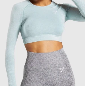 Crop top från Gymshark - Tränings topp från Gymshark (slutsåld på hemsidan) kontakta för fler bilder och information 