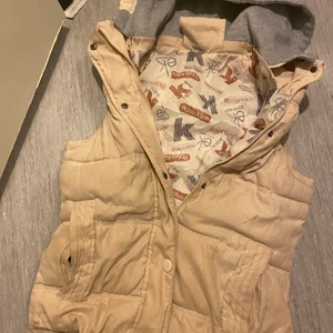 Väst  - Fejk väst knappt använd  pasaR S/M