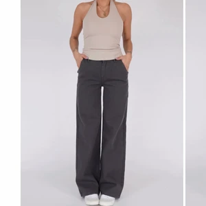 Wide leg grey jeans  - Slutsålda på hemsidan. Ifrån Venderbys originalpris 646kr. Köpare står för frakt 💓