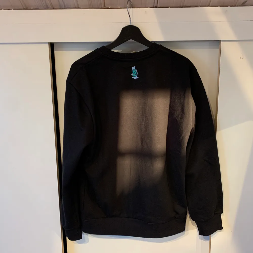 Ny oanvänd Carhartt sweatshirt i storlek S. Nypris: 1000kr. Tröjor & Koftor.