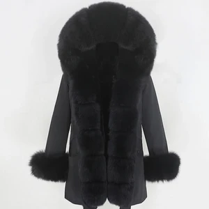 Parka  - Säljer denna eftersom att jag inte använder den längre, har använt den några gånger och det är äkta päls på min storleken är S 