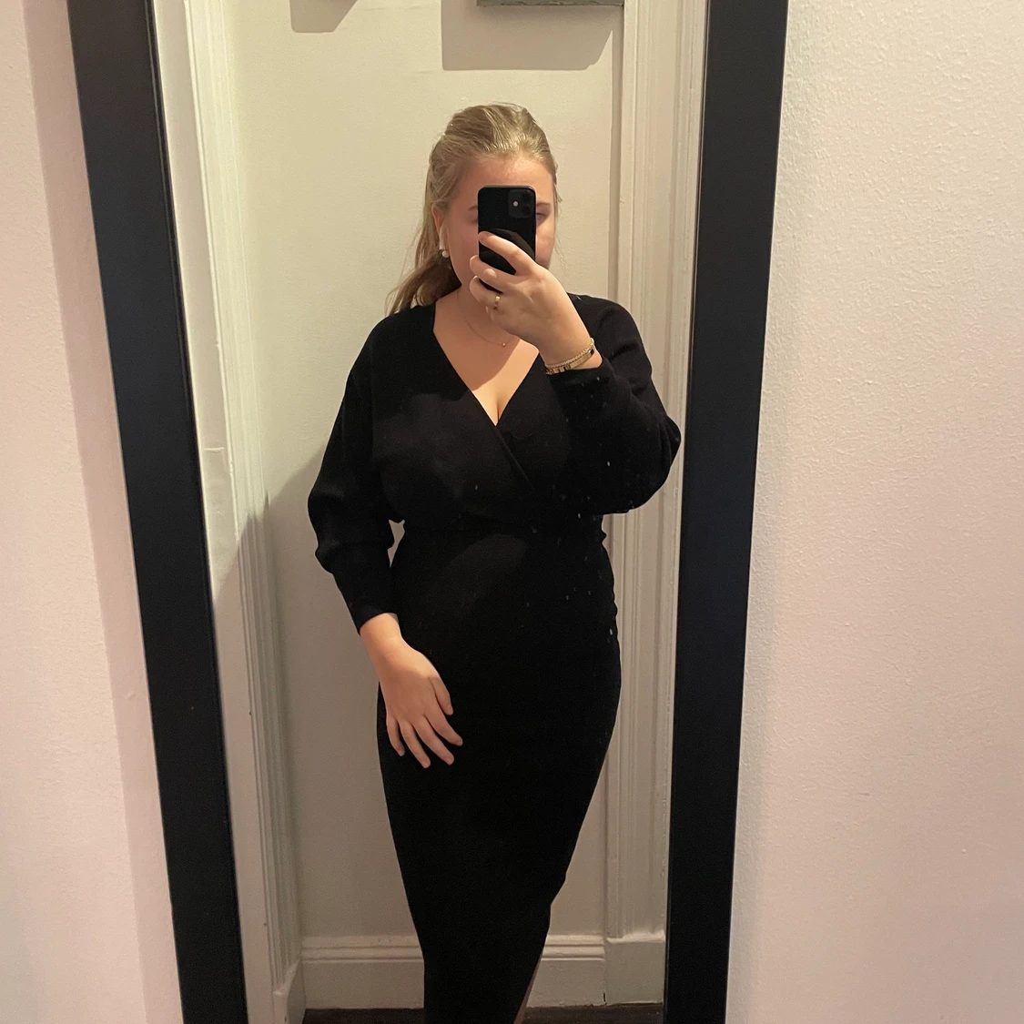 Svart långklänning stickad storlek S  - 90