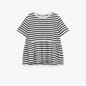 Zara tröja strl S - Säljer min tröja från zara, den är knappt använd❤️ Hade tänkt mig ca 100 kr, ifall bud börjar vi vid 70 kr +. Köparen står för frakten!!