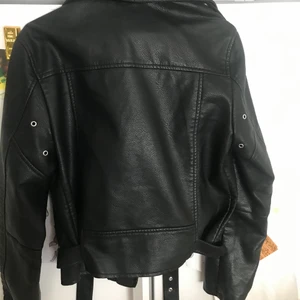 Skin jacka strl 40 - Nyskick kostade 800 men slumpar bort den för 250