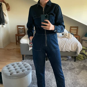 Byxdress  - Cool jeans byxdress från Cubus! Andvänd få gången. Följer även med ett jeans skärp😊🥂❤️