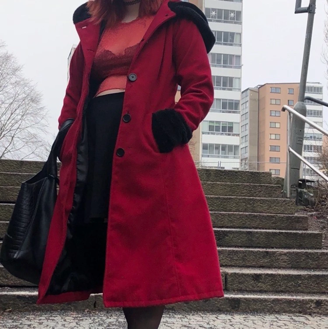 Röd kappa från Chock