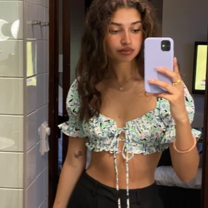 Somrig topp🤩 - Topp från ginatricot så fin att ha på sommaren!💖