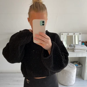 Stickad tröja  - Jättego stickad tröja från NAKD, den kliar absolut ingenting och är i storlek S💕