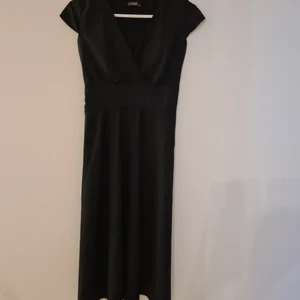 Klänning  - Använd 1 gång 