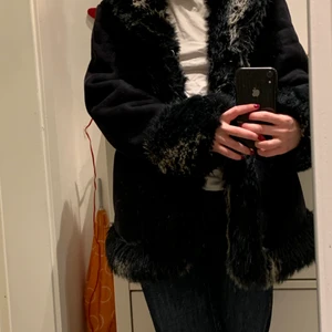 Pälsjacka  - ASfin pennylane jacka som jag tyvärr inte använder tillräckligt💔 Passar mig som är en xs och skulle passa s och m också!!🕺🏻😇