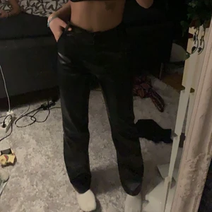 Fuskläder byxor - Säljer mina fuskläder byxor från madlady som inte kommer till användning 💕 storlek xs! Nypris 499kr