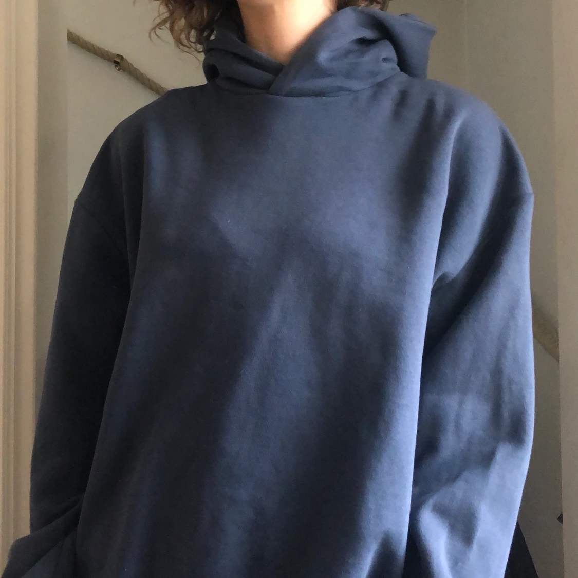 Blå hoodie Weekday  - 90