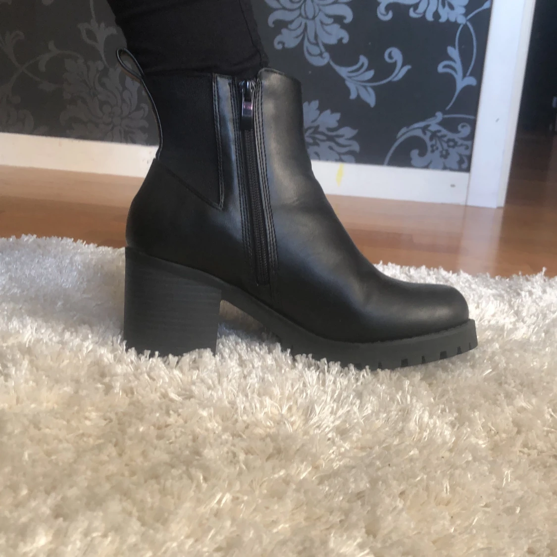 Svarta skor  - 90