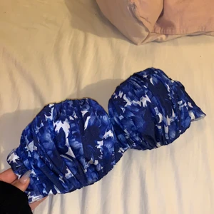 Bikiniöverdel  - Superfin bikiniöverdel från h&m. För stor för mig och därför aldrig använd <3 Köparen står för frakten 