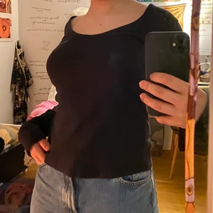 Äkta Armani jeans ☺️ - Säljer denna Armani-tröja! Jättefint material, aldrig använd av mig. 💕💕