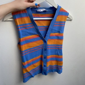 Linne Zara - Randigt linne från zara! Den är så fin till sommaren😘👌🏼 säljer pga att det är för litet för mig 