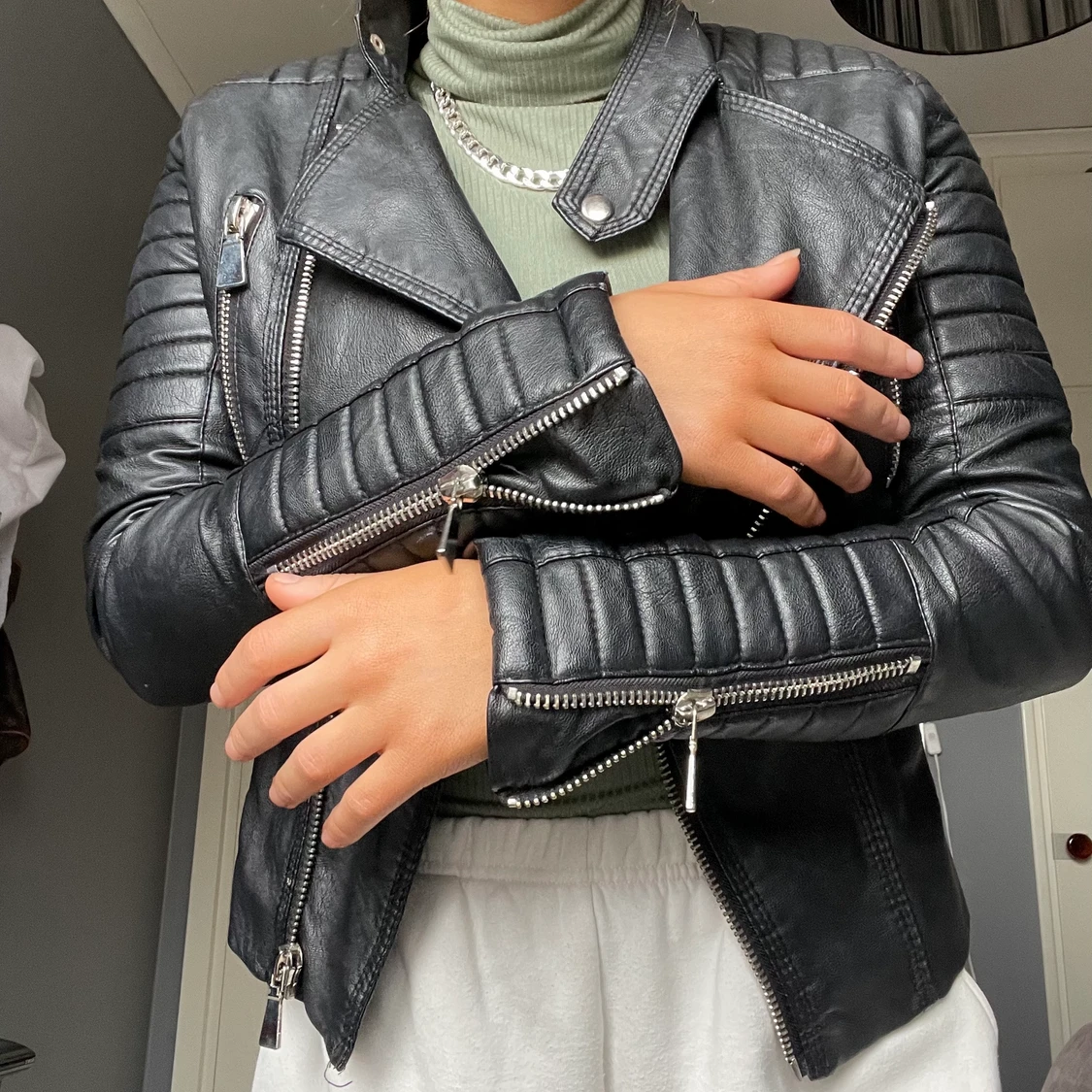 Svart chiquelle jacka