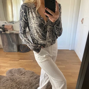 Tröja - Blus från Gina Tricot storlek S.💕
