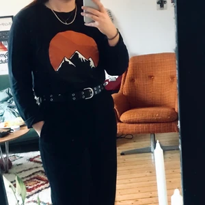 Tribute tröja stl L  - Tröjan är i bra skick då den knappt använts. 