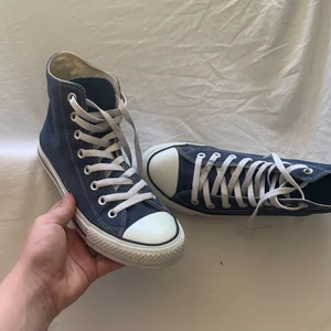 converse  - snygga converse som är för små för mig, cond 9 av tio 
