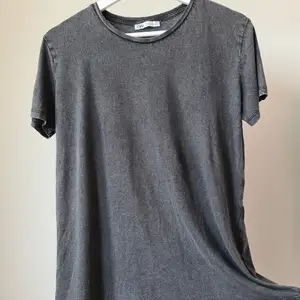 Grå oversized T-shirt från Zara, oanvänd!