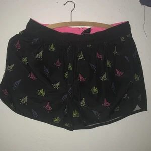 Badshorts - Knappt använda badshorts som Max använts 2 gånger i fint skick