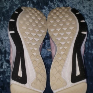 Nike  - Nike skor strl 38. Ljusrosa inte använt inte mkt  bra skick 