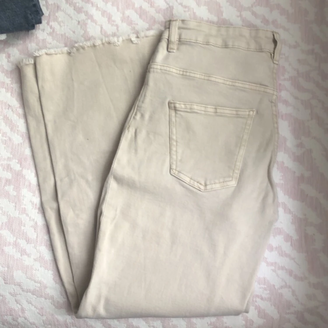 Beige jeans 