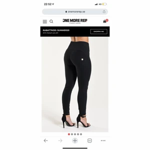 Freddy Wr.Up byxor - Säljer ett par Freddy wr.up byxor high waist som är använda 1gång. Nypris 1199:- mitt pris 700:-