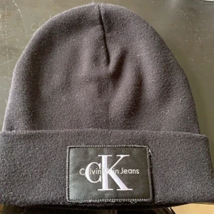 calvin klein mössa - fint skick