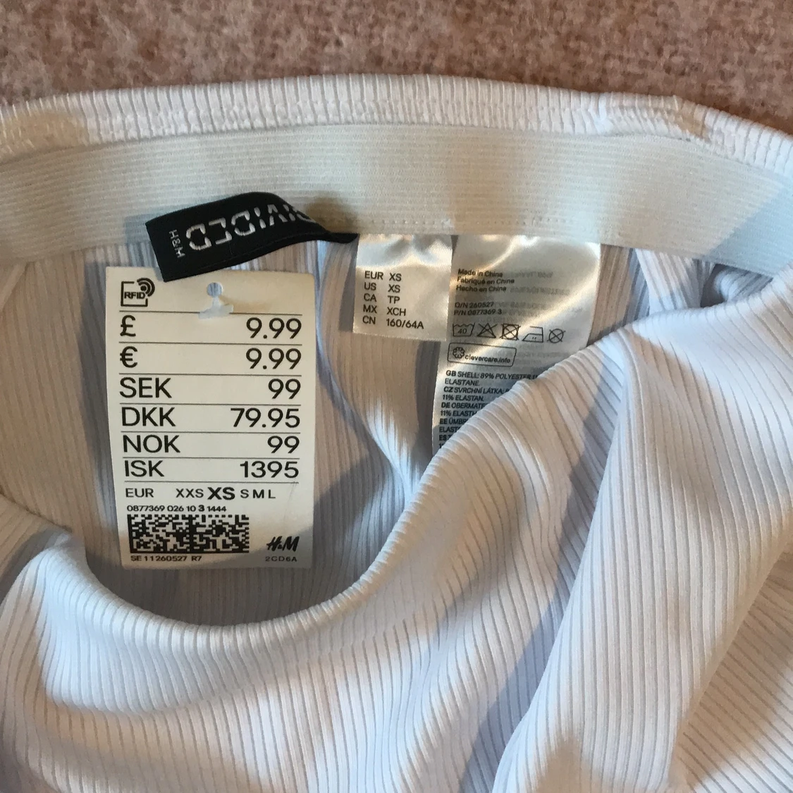 En kjol från hm i storlek xs - 90