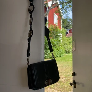 Väska från Ginatricot - Väska från Ginatricot, använd men i fint skick 💗