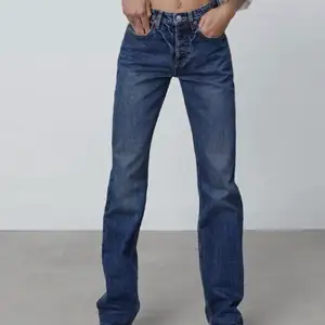 Superpoplära jeans från zara, slutsålda och helt nya. Strl 38