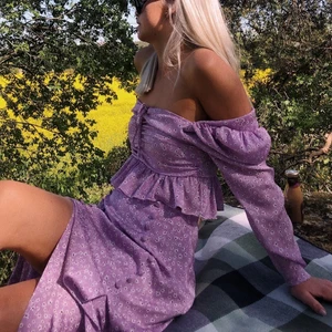 Lila set med blus + kjol - Storlek S. Inköpt förra året på ZARA. Knappt använt. 