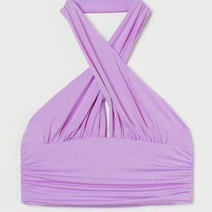 Poppulär Topp från Hm - Skit söt å poppulär topp från hm,endast testad alltså i ny skick med prislapp kvar!! 