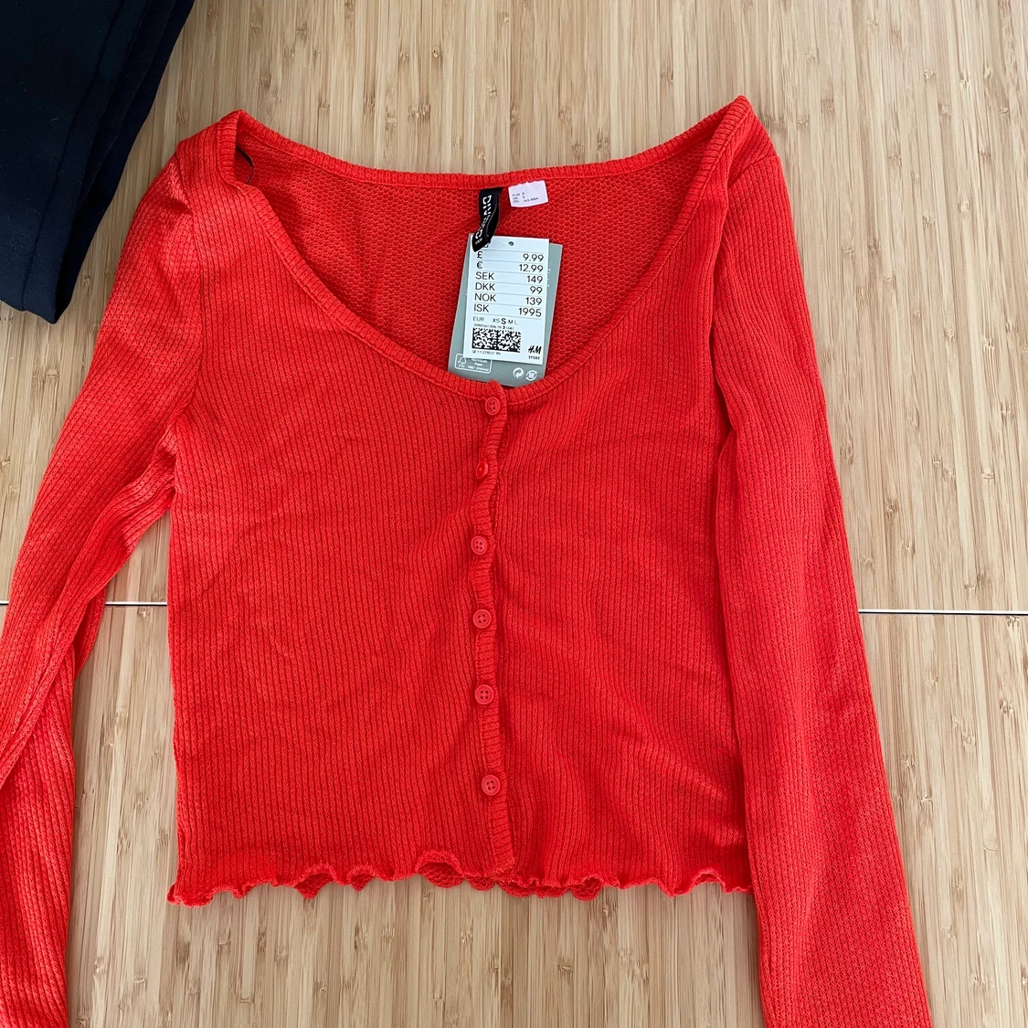 H&M long sleeve top, size S, never worn