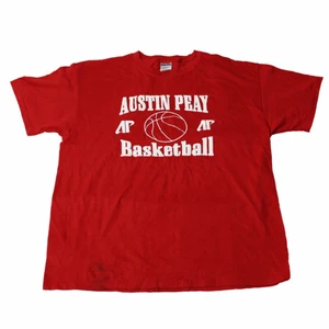 Austin - Vintage Graphic Tee - Vill du ha en tröja som nästan har exakt samma drag som sent 90-tal och tidigt 00-tal är denna tröja den perfekta för dig. Med en fin vibrant röd färg och ett vitt tryck. Från en high school i USA.