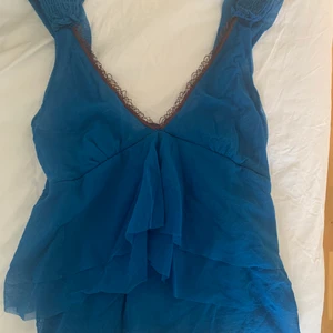 sött linne - Säljer detta gulliga linne för det är ej min stil:( Det är köpt på sellpy och ej använt sen jag fick de. 